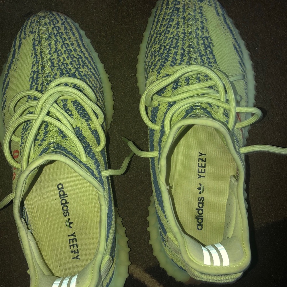 Yezzys - Picture 4 of 4